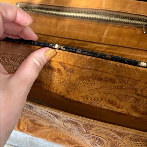 Gaitan vintage Mexican tooled leather Elegant Tan Leather Handbag - Picture 4 of 11